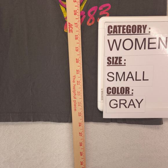 Def Leppard Band Graphic Short Sleeve Crew Neck Shirt Womens Size Small S Gray - Picture 6 of 9